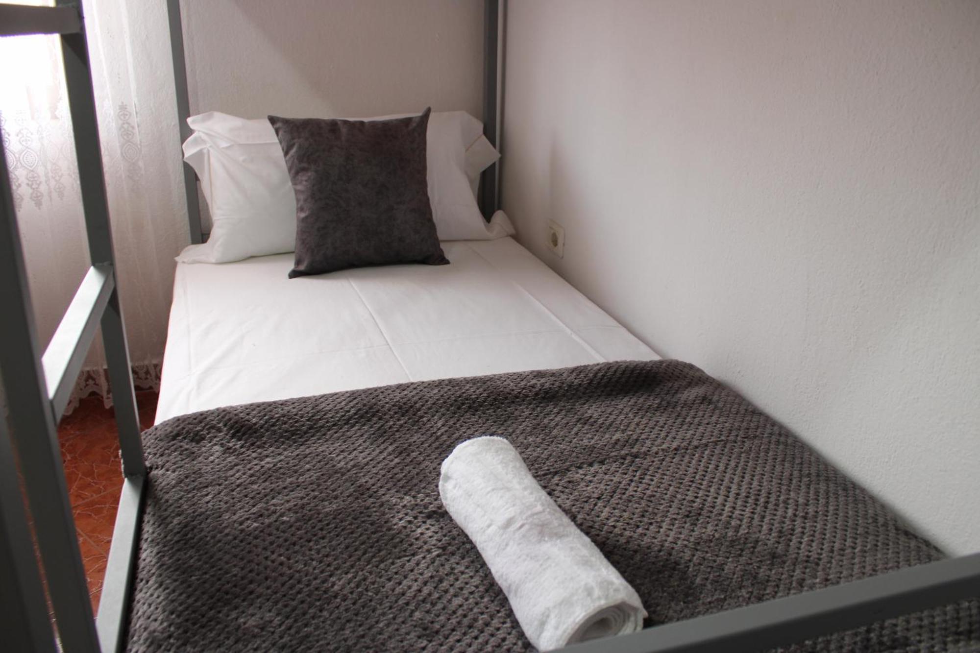 Crew Hostel Tirana Kültér fotó