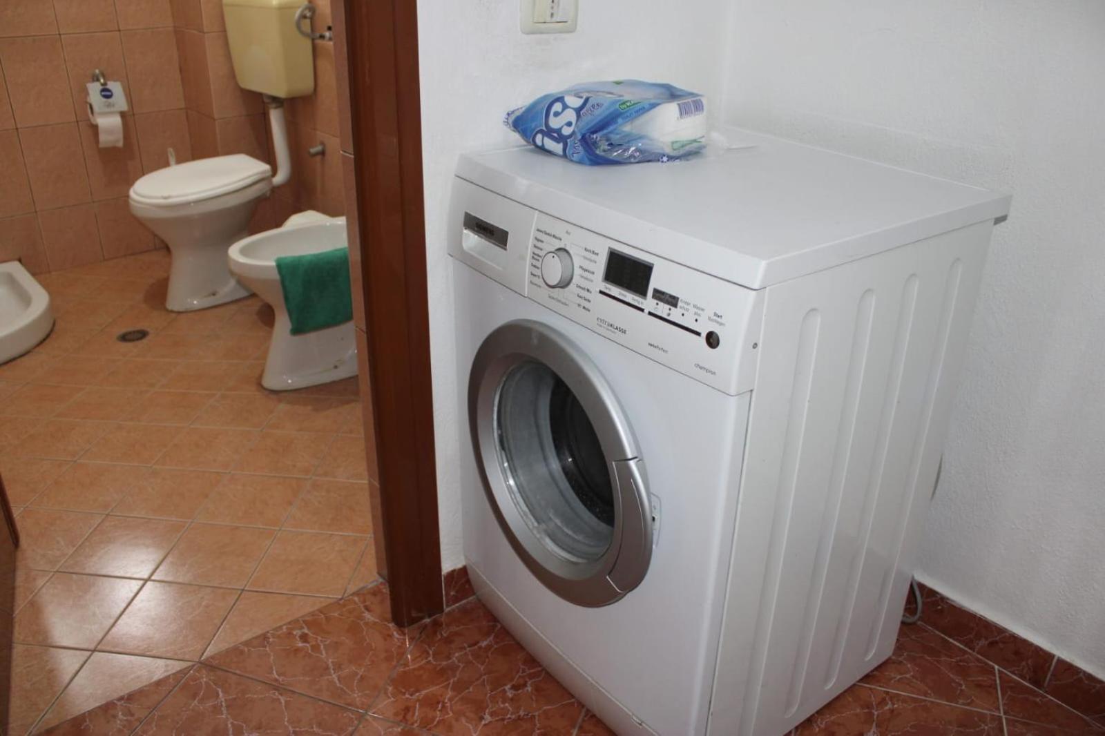 Crew Hostel Tirana Kültér fotó